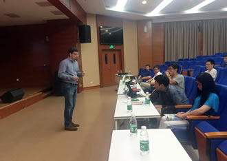 LemnaTec技術(shù)工程師會場交流.JPG LemnaTec技術(shù)工程師會場交流.JPG