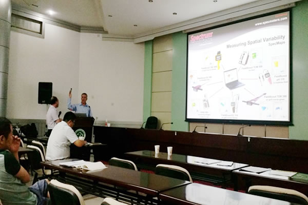 2015澤泉科技河南服務(wù)周圓滿結(jié)束3.jpg 2015澤泉科技河南服務(wù)周圓滿結(jié)束3.jpg