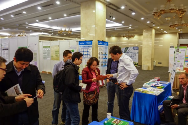 第56屆國際玉米遺傳學(xué)大會展臺交流.jpg 第56屆國際玉米遺傳學(xué)大會展臺交流.jpg