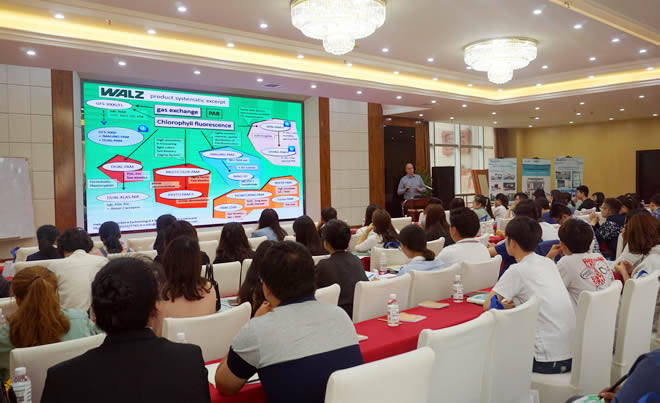 cd18041905Oliver660.jpg cd18041905Oliver660.jpg