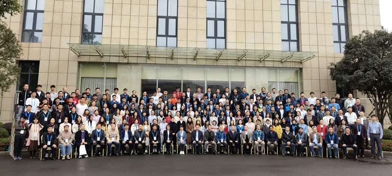 參會(huì)代表合影.jpg 參會(huì)代表合影.jpg